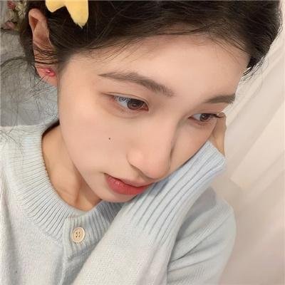 不再托腮遐思
